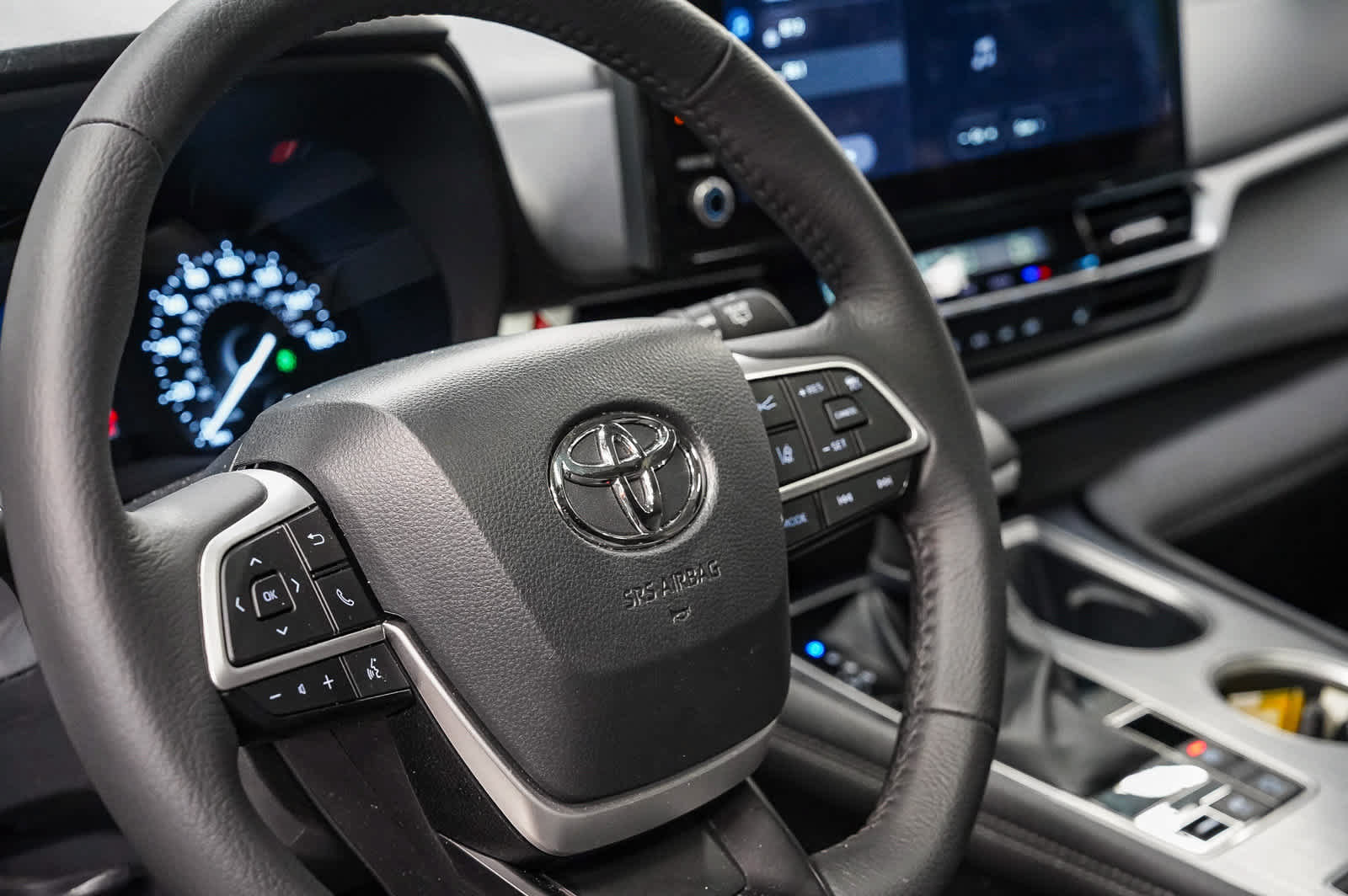 Used 2026 Toyota Sienna XLE FWD image 21