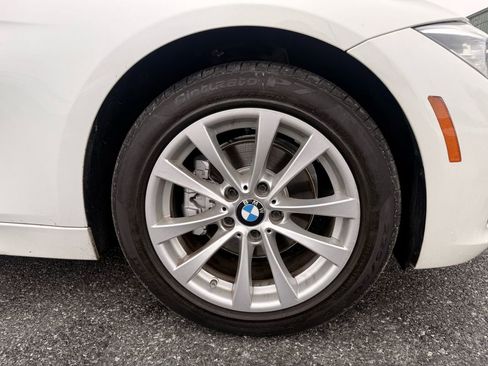 Used 2018 BMW 320i xDrive Sedan w/ Premium Package image 32