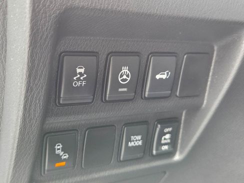 Used 2018 Nissan Pathfinder SL FWD image 30
