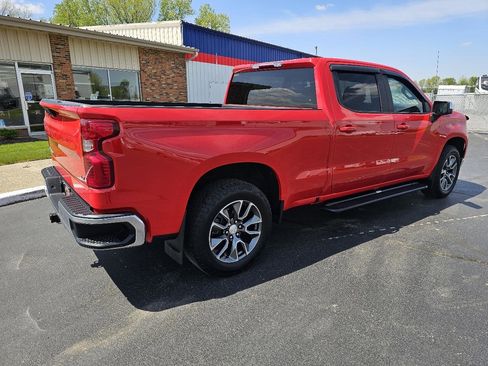 Used 2022 Chevrolet Silverado 1500 LT AWD/4WD image 3