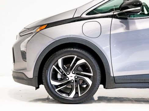 Used 2023 Chevrolet Bolt LT FWD image 29