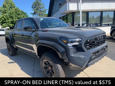 Used 2025 Toyota Tacoma TRD Pro w/ Tow Tech Package AWD/4WD image 5