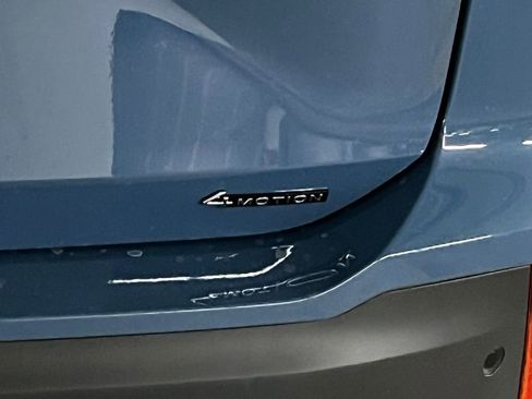 New 2025 Volkswagen Tiguan SE image 36