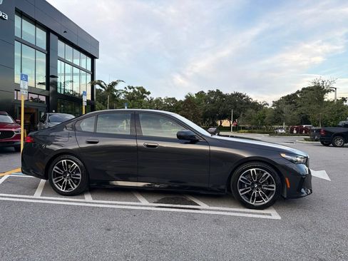 Used 2026 BMW 530i RWD image 5