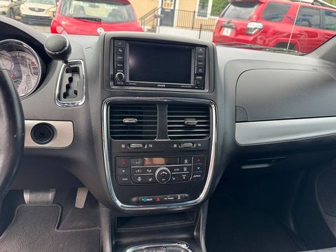 Used 2017 Dodge Grand Caravan GT FWD image 14