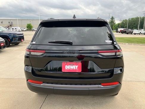 New 2026 Jeep Grand Cherokee Limited w/ Limited Altitude Package AWD/4WD image 7