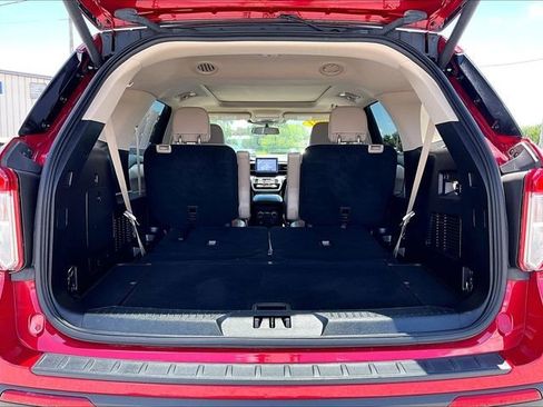 Used 2021 Ford Explorer XLT w/ Equipment Group 202A AWD/4WD image 30