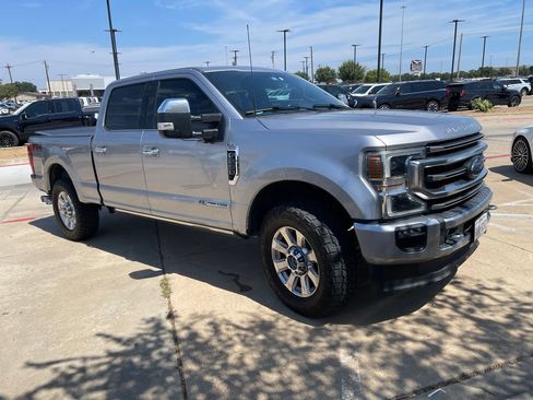 Used 2022 Ford F250 Platinum w/ FX4 Off-Road Package AWD/4WD image 14
