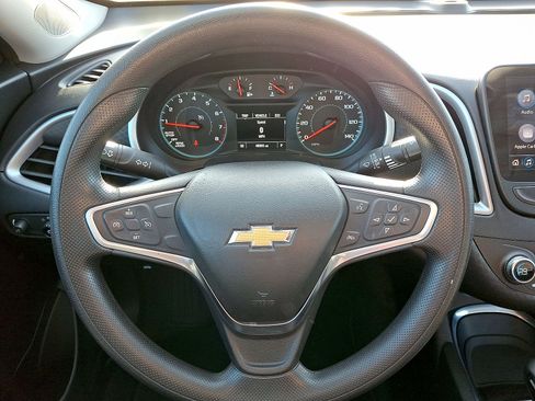 Used 2022 Chevrolet Malibu LT FWD image 16