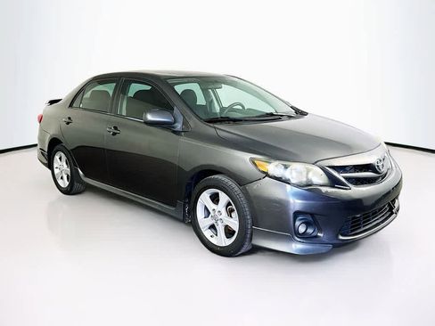 Used 2013 Toyota Corolla S image 22