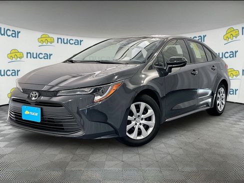 Used 2026 Toyota Corolla LE FWD image 3