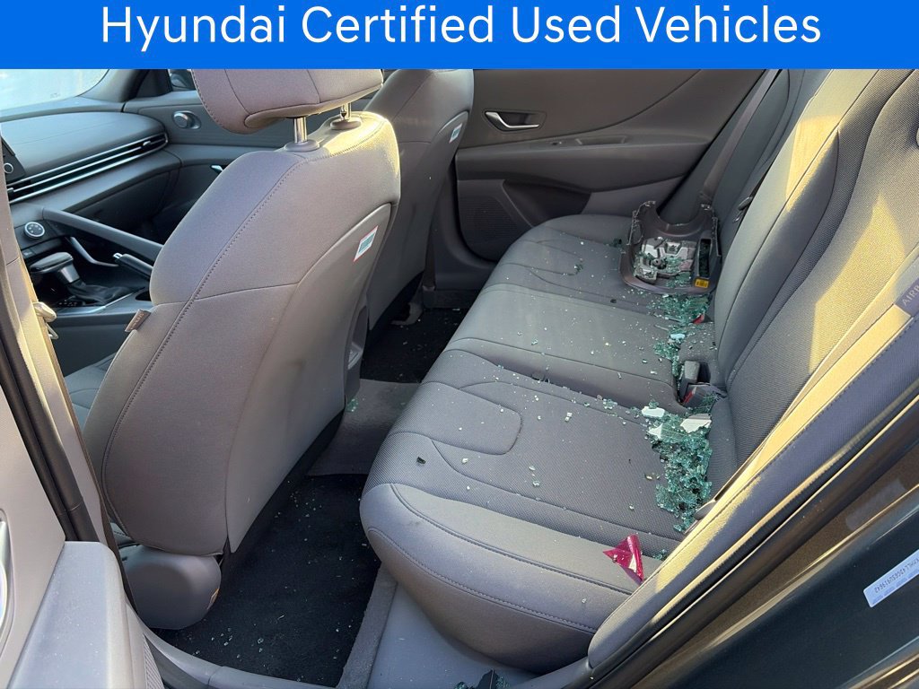 Used 2025 Hyundai Elantra SE FWD image 10