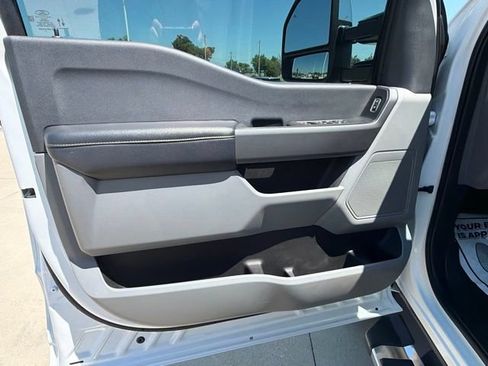 Used 2025 Ford F250 XLT w/ FX4 Off-Road Package AWD/4WD image 12