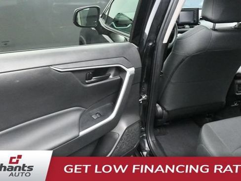 Used 2022 Toyota RAV4 LE w/ Carpet Mat Package (TMS) AWD/4WD image 21