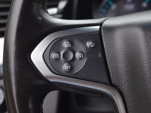 Used 2018 Chevrolet Suburban LT image 25