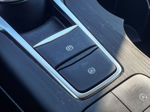 Used 2021 Ford Escape SE w/ SE Sport Appearance Package image 29