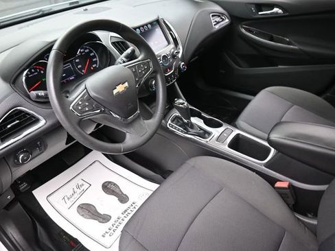 Used 2017 Chevrolet Cruze LT w/ Sun And Sound Package image 18