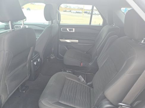 Used 2021 Ford Explorer XLT image 10