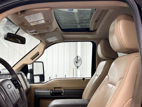 Used 2011 Ford F350 Lariat w/ Lariat Interior Pkg image 13