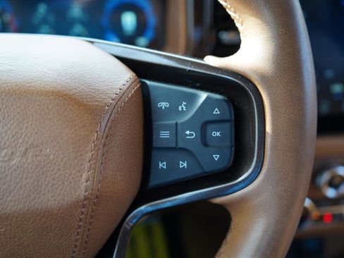 Used 2025 Ford Bronco Badlands image 47