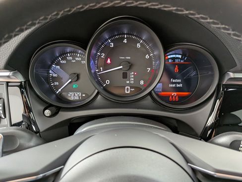 Certified 2022 Porsche Macan AWD/4WD image 14