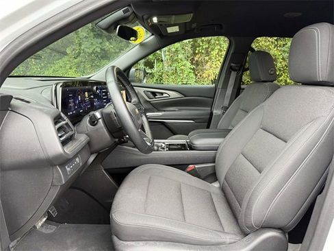 Certified 2024 Chevrolet Traverse LT image 9