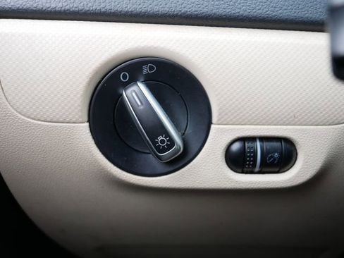 Used 2011 Volkswagen Jetta SE image 24