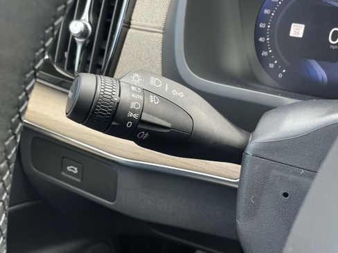 New 2026 Volvo XC90 B5 Core image 15