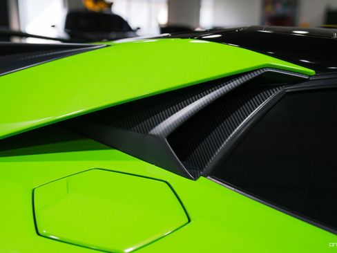 Used 2021 Lamborghini Aventador SVJ image 32