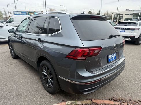 Used 2022 Volkswagen Tiguan SE w/ Panoramic Sunroof Package image 5