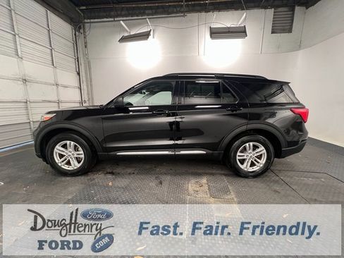 Used 2023 Ford Explorer XLT w/ Equipment Group 202A image 4