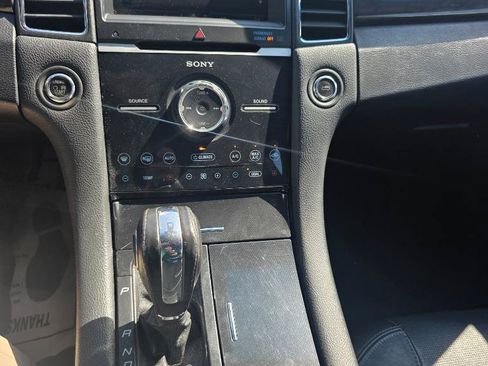 Used 2014 Ford Taurus Limited w/ Equipment Group 301A FWD image 16