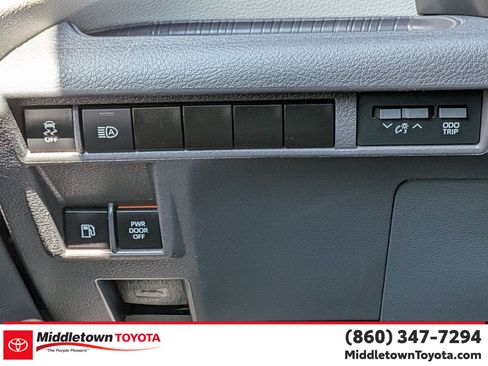 Certified 2024 Toyota Sienna XLE AWD/4WD image 17