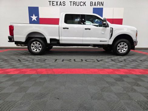 Used 2024 Ford F250 XLT w/ FX4 Off-Road Package AWD/4WD image 15