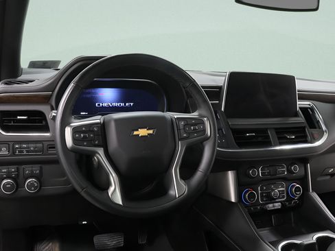 Used 2024 Chevrolet Tahoe Premier AWD/4WD image 8
