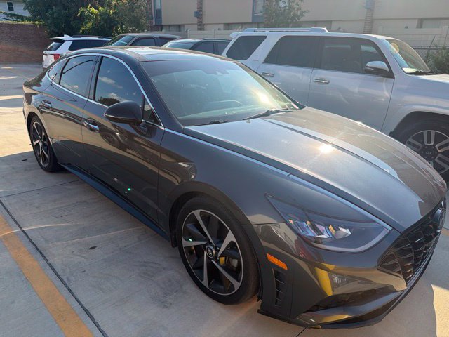 Used 2021 Hyundai Sonata SEL Plus w/ Tech Package FWD image 3