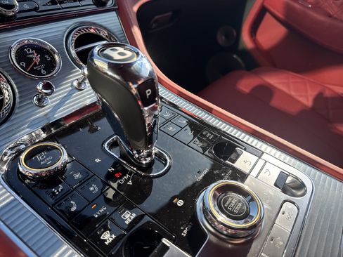 Used 2020 Bentley Continental GT image 18