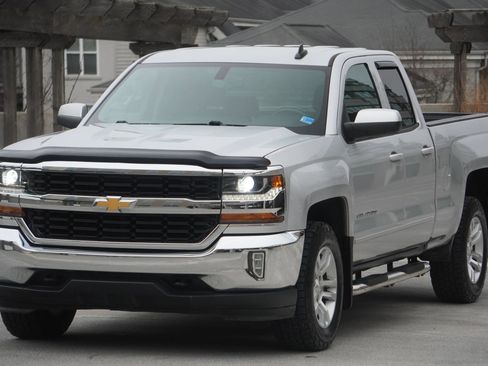 Used 2018 Chevrolet Silverado 1500 LT w/ All Star Edition AWD/4WD image 29