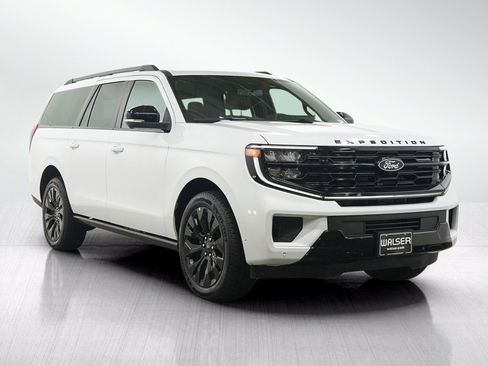 Used 2025 Ford Expedition Max Platinum w/ Stealth Appearance Package AWD/4WD image 8