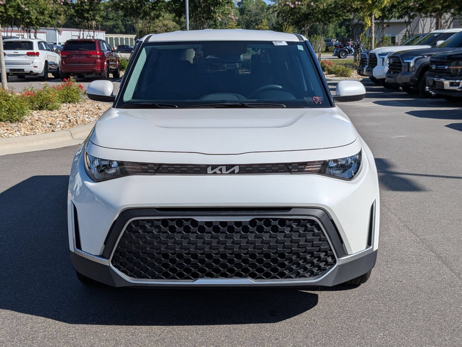 Used 2025 Kia Soul LX FWD image 8