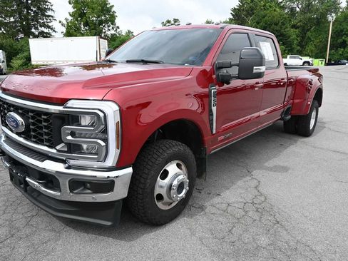 Certified 2025 Ford F350 Lariat w/ Lariat Ultimate Package AWD/4WD image 2