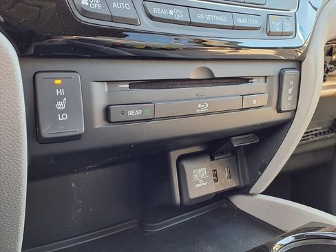 Used 2017 Honda Pilot Touring image 25