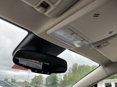 Certified 2022 Buick Encore Preferred AWD/4WD image 9
