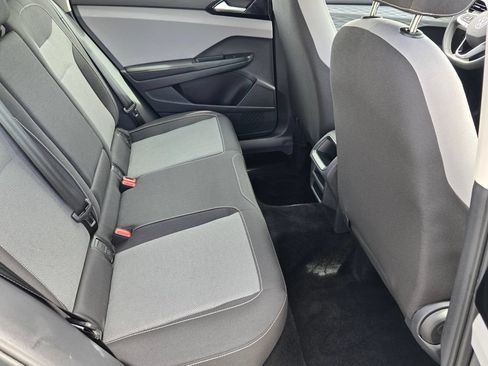 Certified 2024 Volkswagen Taos S FWD image 17