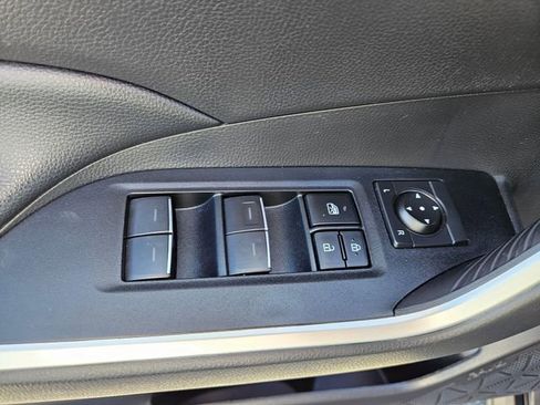 Used 2024 Toyota RAV4 XLE image 29