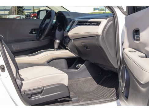 Used 2017 Honda HR-V EX image 10