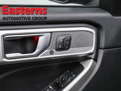 Used 2022 Ford Explorer Limited image 21