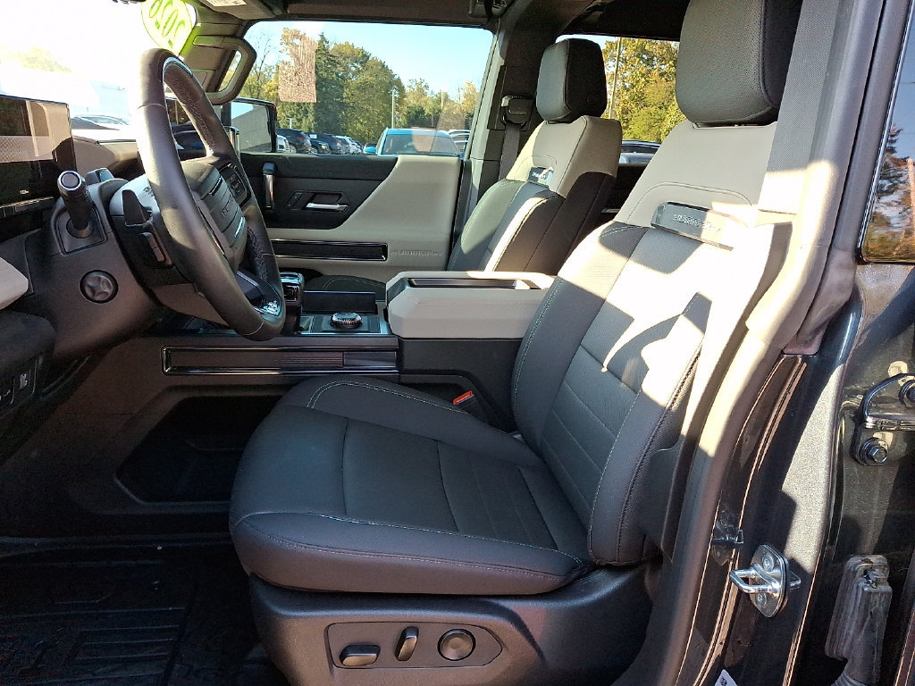 Used 2026 GMC Hummer EV SUV w/ LPO, Dark Essentials Package AWD/4WD image 14