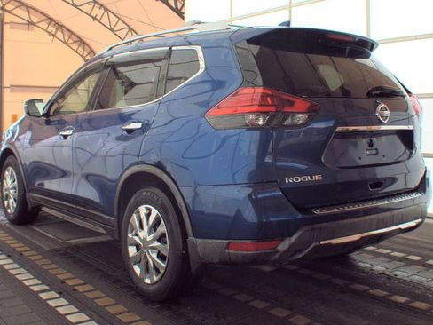 Used 2017 Nissan Rogue S w/ Appearance Package FWD image 6