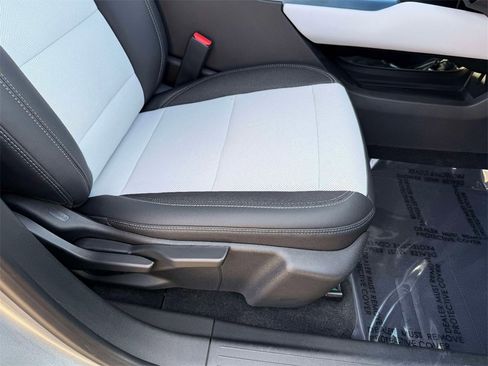 Used 2024 Chevrolet Equinox EV LT image 15